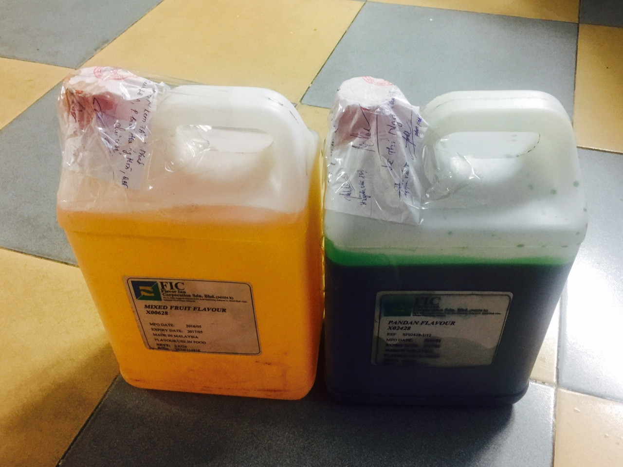 tiêu huỷ lô hàng tinh dầu kem đã quá hạng sử dụng